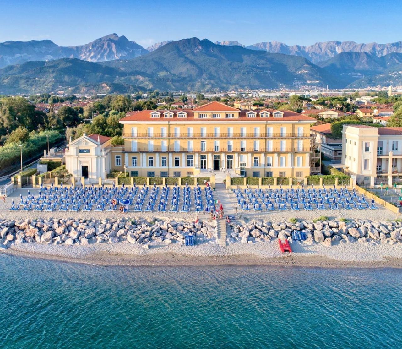 Casa F.A.C.I Hotell Marina di Massa Exteriör bild