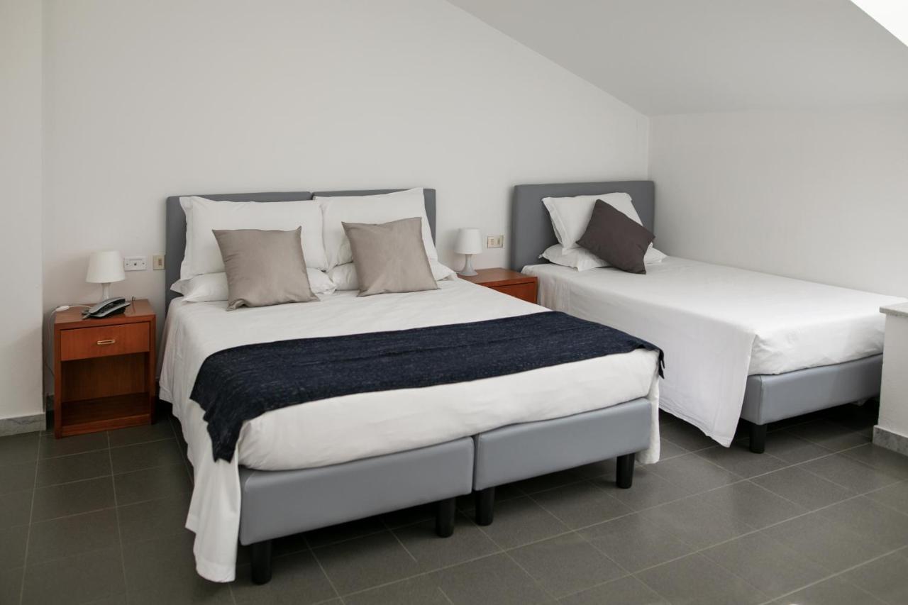 Casa F.A.C.I Hotell Marina di Massa Exteriör bild