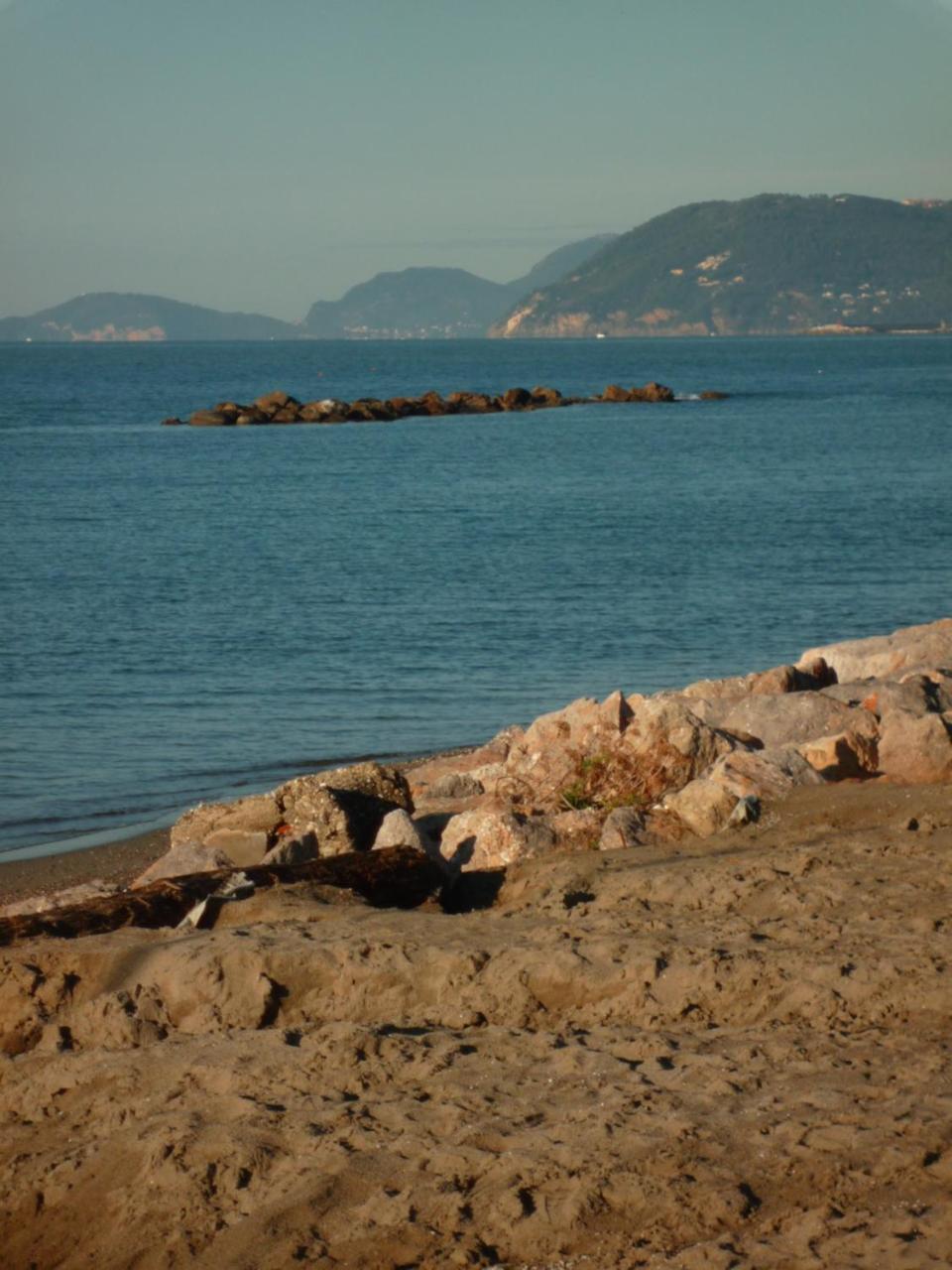 Casa F.A.C.I Hotell Marina di Massa Exteriör bild