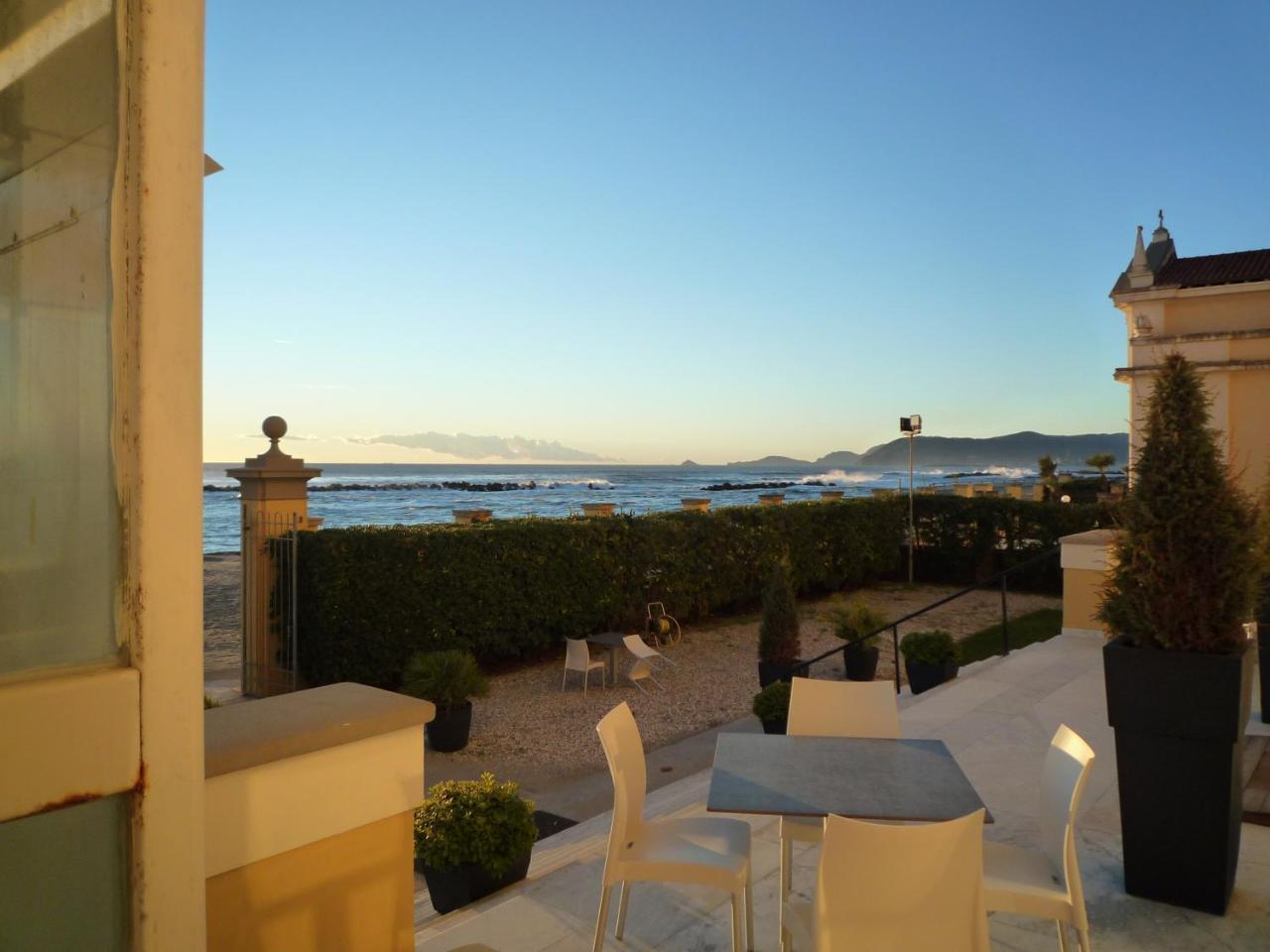 Casa F.A.C.I Hotell Marina di Massa Exteriör bild